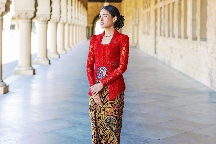 Kebaya kutubaru, kebaya kutubaru, kebaya kartini, Kebaya kartini, kutubaru modern, kebaya modern, Hari Kebaya Nasional, kebaya Kartini, kebaya kutu baru, hari kebaya nasional 2025, kutu baru modern, Kebaya Kutubaru, Modifikasi Kebaya Kartini yang Tak Lekang oleh Zaman