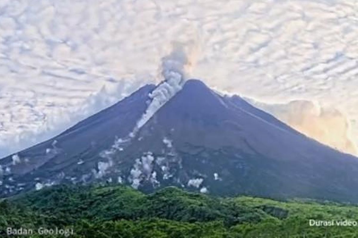 Merapi, 7 Rekomendasi Tempat Wisata Hidden Gem di Sekitaran Gunung Merapi, 1. Plunyon Kalikuning, 2. Bunker Kaliadem, 3. Tankaman Natural Park, 4. Museum Petilasan Mbah Maridjan, 5. Blue Lagoon (Tirta Budi), 6. Stonehenge Cangkringan, 7. Agro Wisata Bhumi Merapi