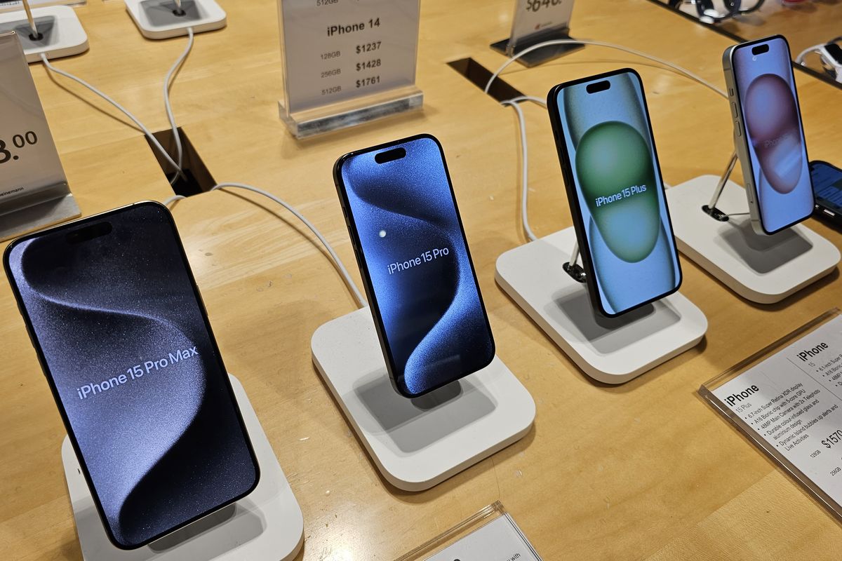 harga HP Samsung terbaru, harga HP OPPO terbaru, Update Harga iPhone, Samsung, dan OPPO 11 Januari 2026, iPhone iBox mulai Rp 8 Jutaan