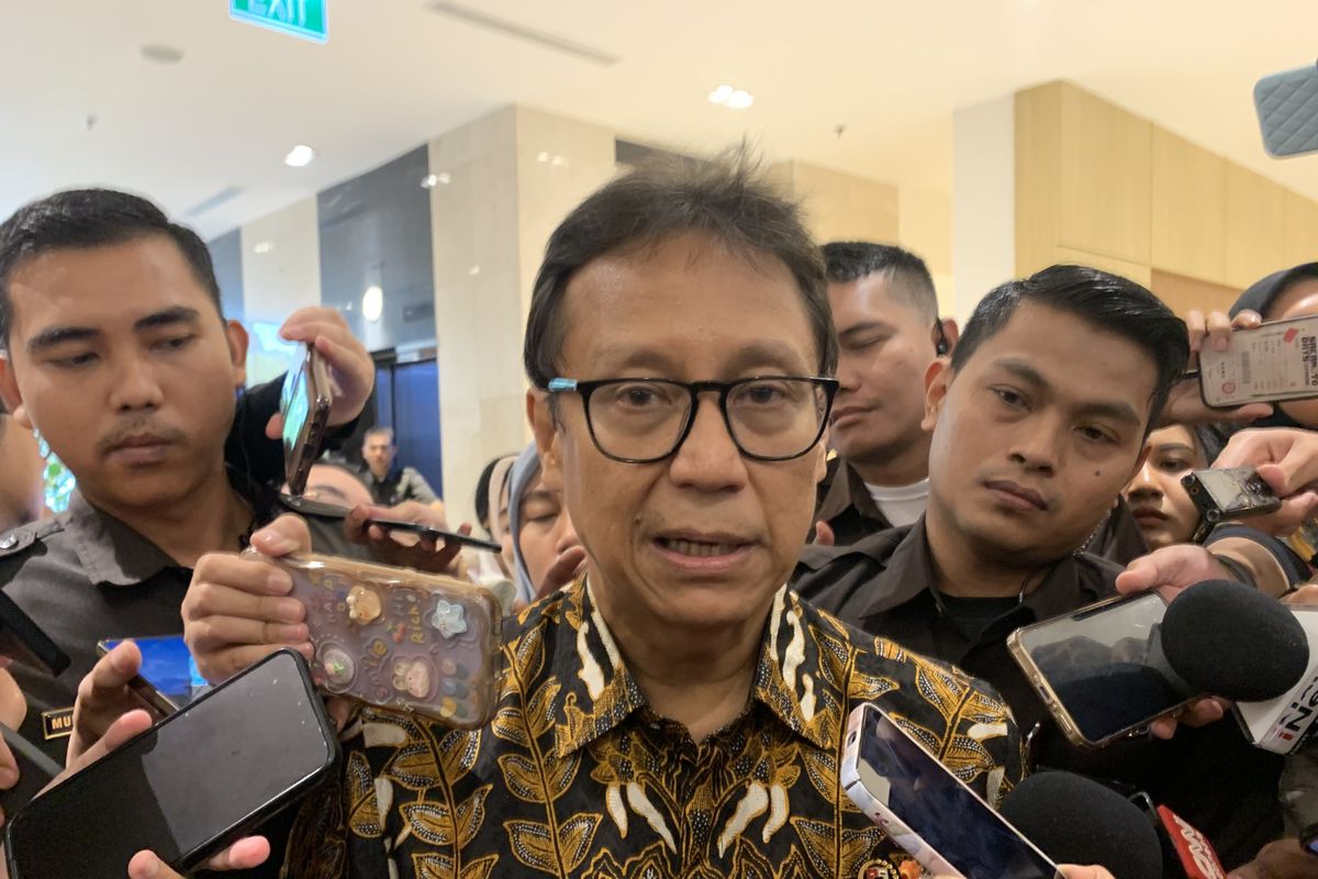 menteri kesehatan, Budi Gunadi Sadikin, makan bergizi gratis, kasus keracunan, Dadan Hindayana, keracunan MBG, Kemenkes Siapkan Laporan Berkala Kasus Keracunan MBG seperti Covid-19