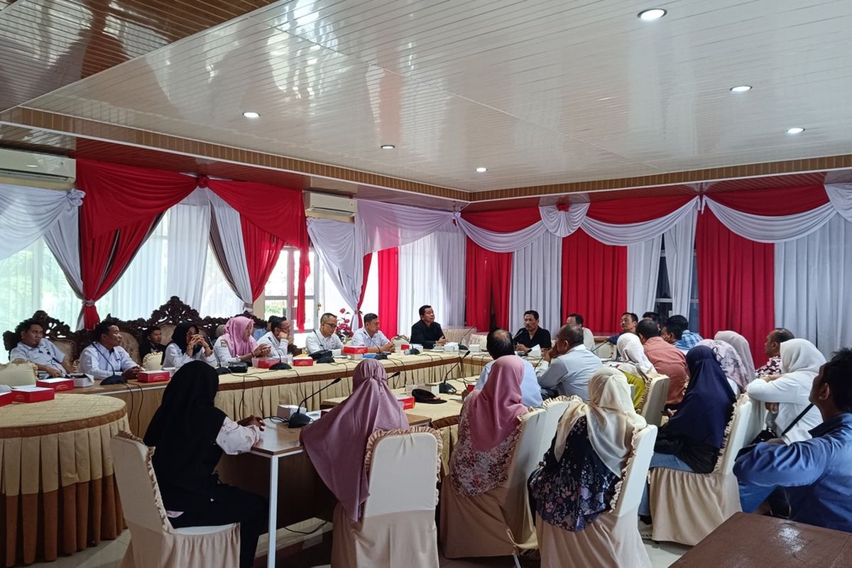 Bengkulu, PPDB, siswa dikeluarkan dari sekolah, SMAN 5 Bengkulu, siswa dikeluarkan tak punya dapodik, Bantah Isu Uang dalam PPDB, Kepsek SMAN 5 Bengkulu Akui Sakit saat Seleksi 72 Siswa Bermasalah, Akui Sakit Saat Proses PPDB, 42 Siswa Bertahan, Tapi Harus Pindah, Orangtua dan Siswa Alami Tekanan Psikologis, Dinas Pendidikan: Semua Anak Tetap Sekolah