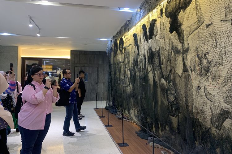 Sejarah Sarinah Jakarta, Mal Pertama di Indonesia Gagasan Soekarno, Asal-usul nama Sarinah, Renovasi Sarinah, Dibangun dari dana pemerintah Jepang, Apa saja isi Sarinah?