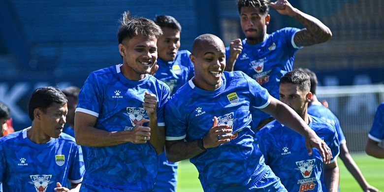 Persib, Liga Indonesia, Persib Bandung, Persebaya Surabaya, Julio Cesar, Persib vs Persebaya, Super League, Persebaya, Super League 2025-2026, Federico Barba, Kata-kata Federico Barba Jelang Debut di Laga Persib Vs Persebaya