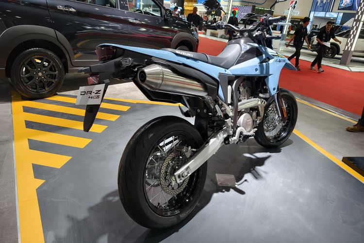 Suzuki, DR-Z4SM, IIMS 2026, Supermoto, Suzuki Pamerkan DR-Z4SM di IIMS 2026, Supermoto 400 cc