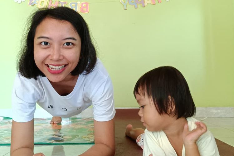 berat badan, diet ekstrem, pola makan, turun berat badan, cara menurunkan berat badan, menurunkan berat badan setelah melahirkan, perjalanan kehamilan, Cerita Rosa Turunkan Berat Badan 13 Kg Usai Melahirkan, Konsisten Olahraga, Motivasi awal: Ingin tubuh siap untuk hamil dan tetap sehat, Berat naik saat hamil, lalu turun setelah konsisten latihan, Rutinitas latihan: Strength training ditambah jogging, Pola makan: tidak ketat, tapi lebih aware, Tetap konsisten meski sibuk