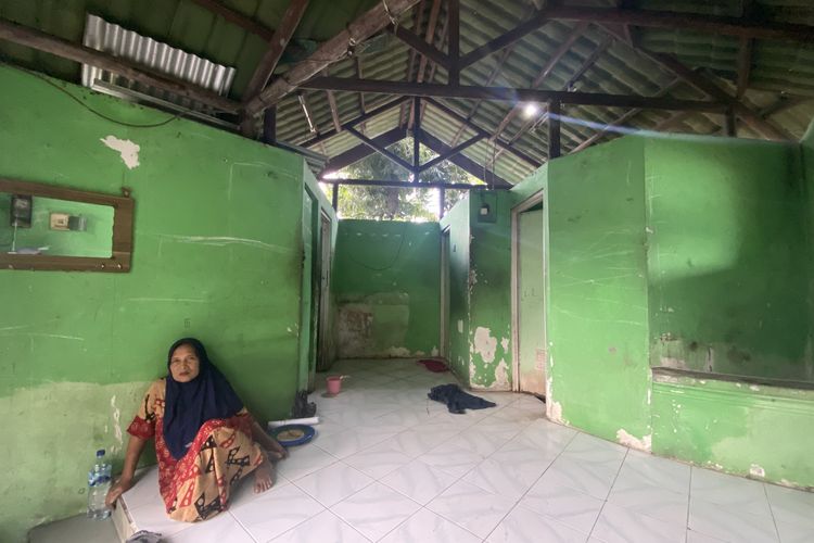 Surabaya, ponten umum, kisah tumini, tumini hidup di ponten, tumini hidup di ponten umum, kisah tumini hidup di ponten umum, kisah tumini hidup di ponten umum surabaya, Kisah Tumini dan Perjuangannya 15 Tahun Hidup di Toilet Umum