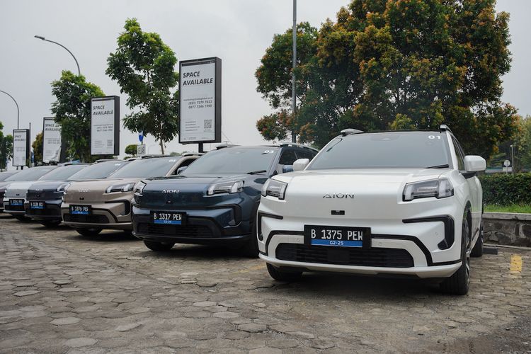 otomotif, Gaikindo, elektrifikasi, Daftar mobil terlaris, penjualan mobil listrik, Pasar Mobil Listrik Turun 36 Persen, BYD dan Hyundai Anjlok