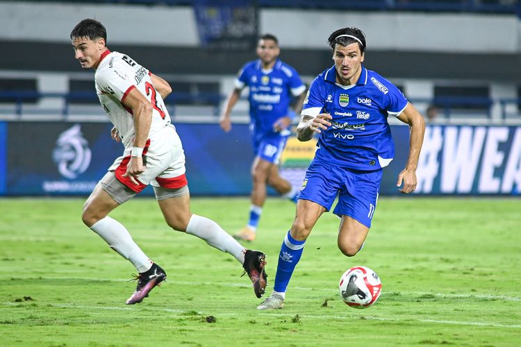 Persib Bandung, Super League, Dewa United, Bojan Hodak, Dewa United Vs Persib: Bojan Hodak Sebut Tekanan Juara di Tim Lain