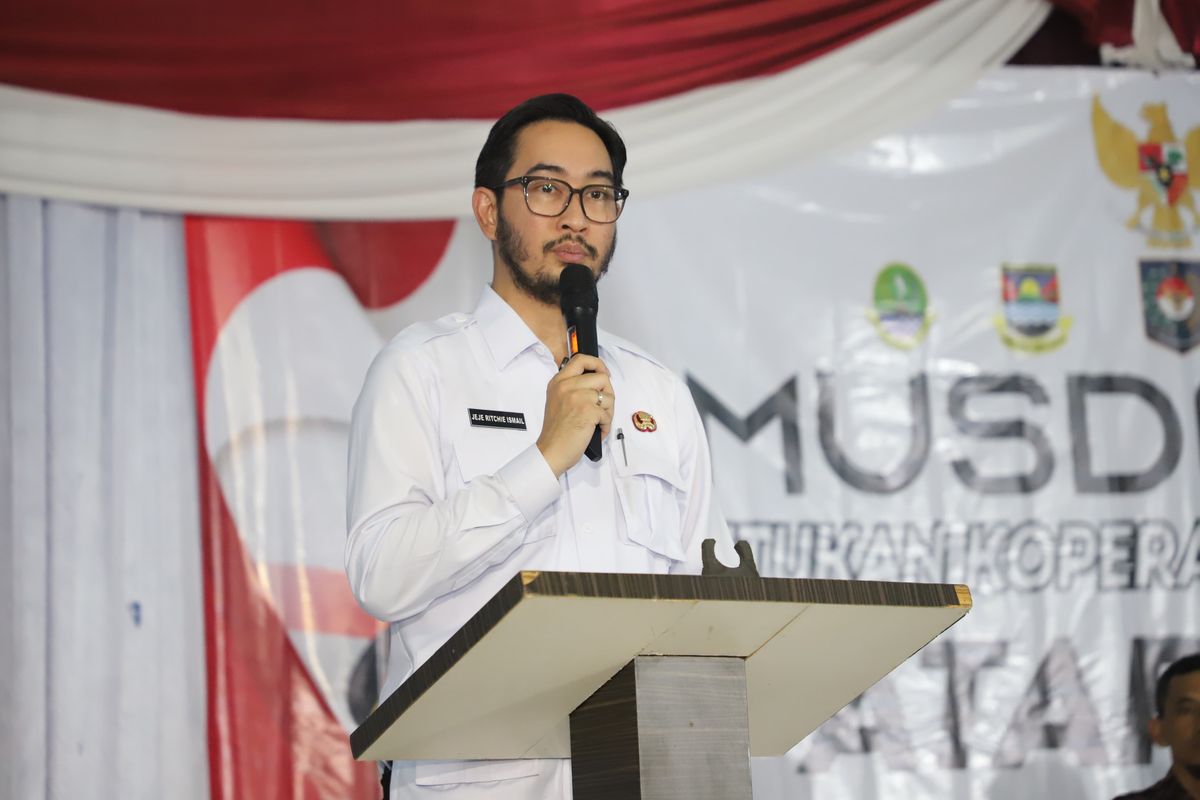 Bupati Bandung Barat, DPRD bandung barat, Jeje Richie Ismail, jeje bupati bandung barat, kenaikan tunjangan dprd, Bupati KBB Batal Naikkan Tunjangan DPRD Rp 83,5 Juta per Bulan Usai Teken Persetujuan, Ini Alasannya, Mengapa pembatalan dilakukan?, Bagaimana proses evaluasi dilakukan?, Berapa besar kenaikan yang sempat diusulkan?, Apa tanggapan Sekretariat DPRD?