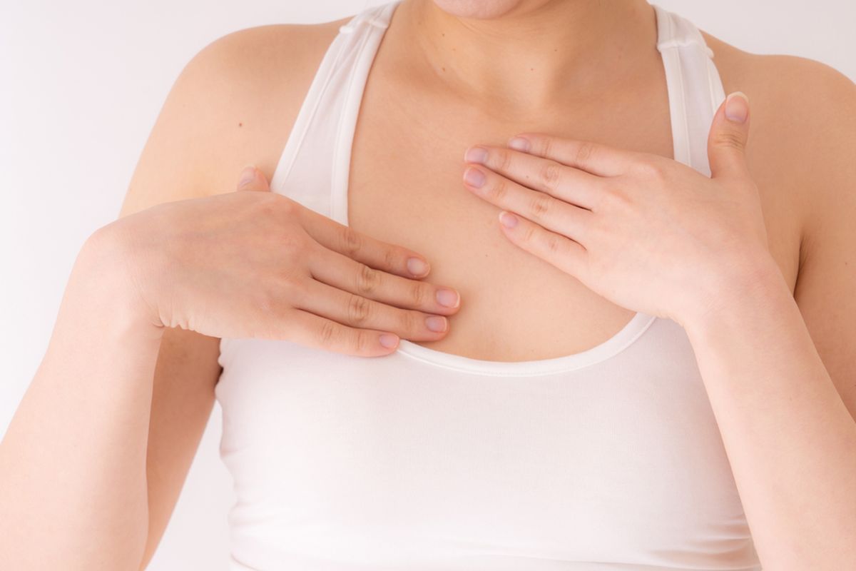 chest binder, korset perata payudara, korset perata dada, chest binder bahaya, breast binder side effects, breast binder untuk apa, korset mengecilkan payudara, Apakah Korset Payudara Berbahaya? Ini Kata Dokter