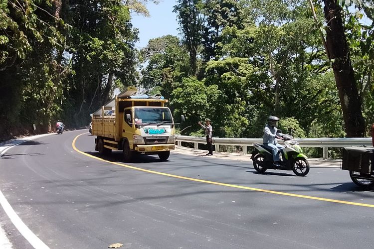 libur Nataru, libur Natal dan Tahun Baru, Pembatasan Angkutan Barang Diberlakukan di Jatim Saat Libur Nataru