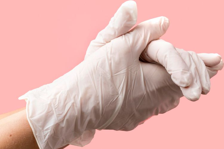 11 Cara Praktis Perbaiki Kuku Rusak Pasca-Manikur Gel, 1. Lembapkan secara teratur, 2. Gunakan krim atau minyak kutikula, 3. Rendam kuku dalam minyak zaitun, 4. Pijat ujung-ujung jari, 5. Gunakan asam hialuronat, 6. Tingkatkan konsumsi biotin, 7. Gunakan perawatan keratin, 8. Perkuat dengan kolagen dan ekstrak kamelia, 9. Ubah cara menghapus cat kuku, 10. Kenakan sarung tangan, 11. Jangan gunakan kuku sebagai alat bantu