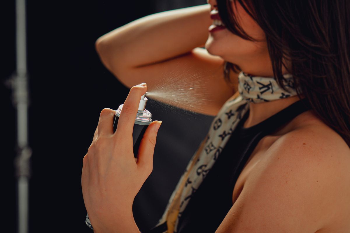 aroma parfum, 4 Titik Semprot Parfum yang Bikin Wangi Tahan Lama