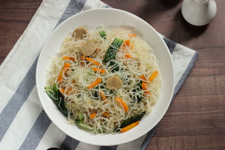 resep bihun goreng putih, resep bihun goreng tanpa kecap, bihun goreng putih, bihun goreng putih tanpa kecap, menu mie, Ini Cara Bikin Bihun Goreng Tanpa Kecap, Tetap Gurih dan Bumbunya Meresap