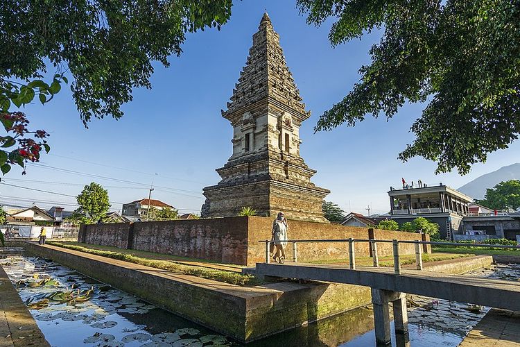 kerajaan, candi, Jawa Timur, wisata, 8 Wisata Candi di Jawa Timur, Lokasi, Sejarah, dan Peninggalan Kerajaannya
