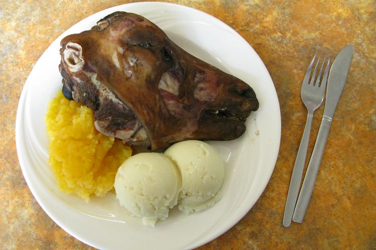 Taste Atlas, makanan terburuk di dunia, taste atlas, makanan terburuk di dunia 2025, TasteAtlas 2025, makanan terburuk di dunia versi tasteatlas, apa itu svid, makanan khas Islandia, Mengenal Svið, Makanan Rating Terburuk di Dunia 2025 Versi Taste Atlas