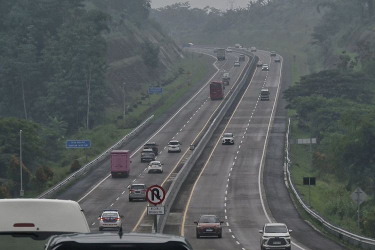 tarif tol, libur sekolah, Diskon tarif tol, diskon tarif tol, Libur Lebaran, Tol Jakarta-Semarang, Diskon tol 20 persen, Simulasi Perhitungan Tarif Tol Jakarta Semarang Usai Diskon 20 Persen
