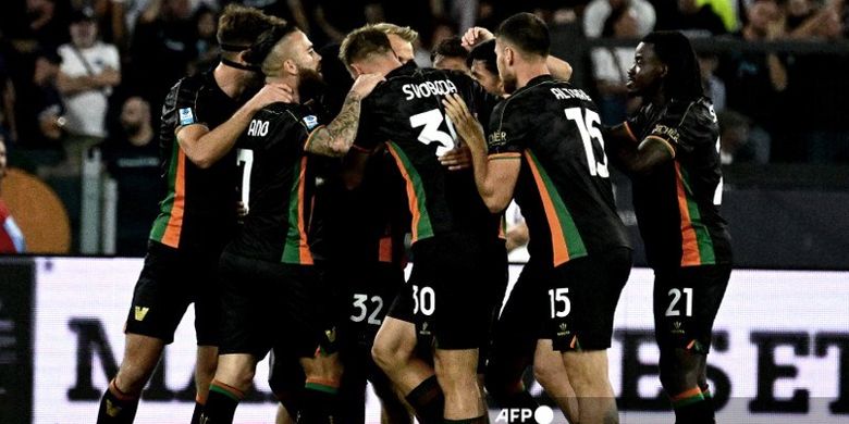 Pescara 1936, Spezia, Serie C, Serie B, Liga Italia, Venezia, Pescara Terdegradasi ke Serie C, Ultras Mengamuk dan Bentrok dengan Polisi