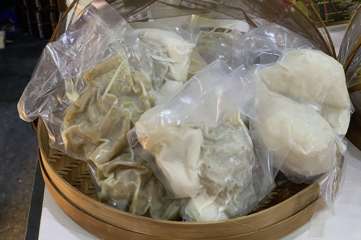 cara menggoreng pempek beku, cara masak pempek beku, cara masak pempek frozen, cara masak pempek beku yang benar, berapa lama pempek beku bisa disimpan, Cara Goreng Pempek Frozen dari Penjual, Perlu Direbus Dulu?