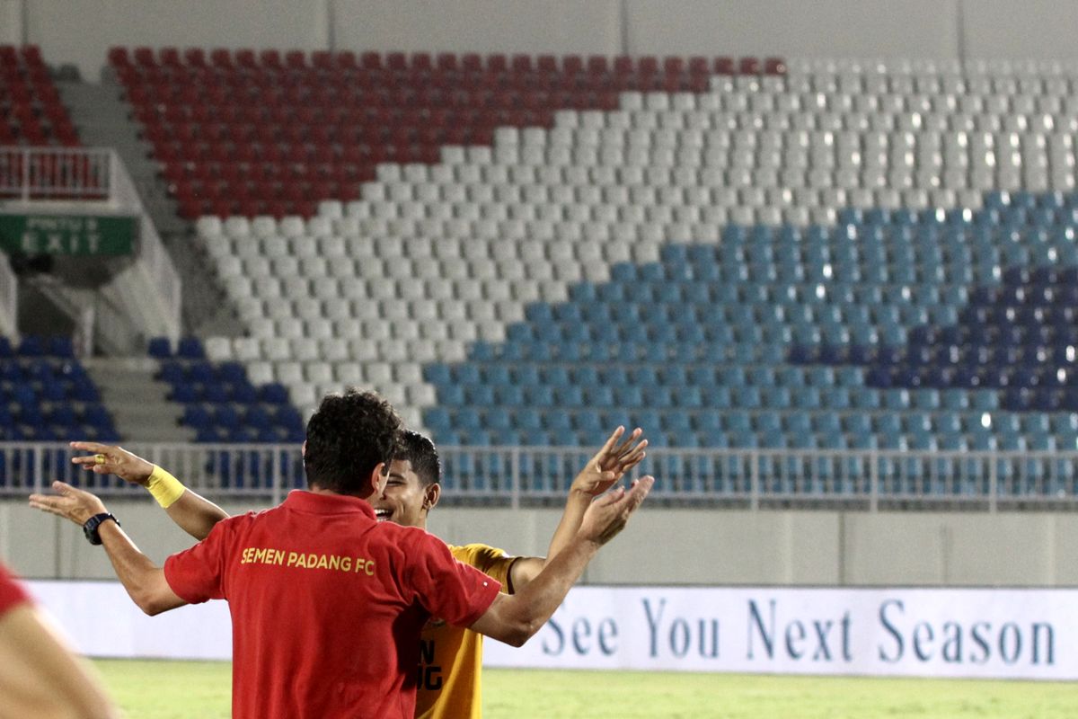 Semen Padang, Liga 1, Arema FC, Liga 1 2024-2025, Arema FC vs Semen Padang, Eduardo Almeida, Hasil Liga 1, Eduardo Almeida Bawa Semen Padang Bertahan di Liga 1, Pembuktian di Depan Mantan