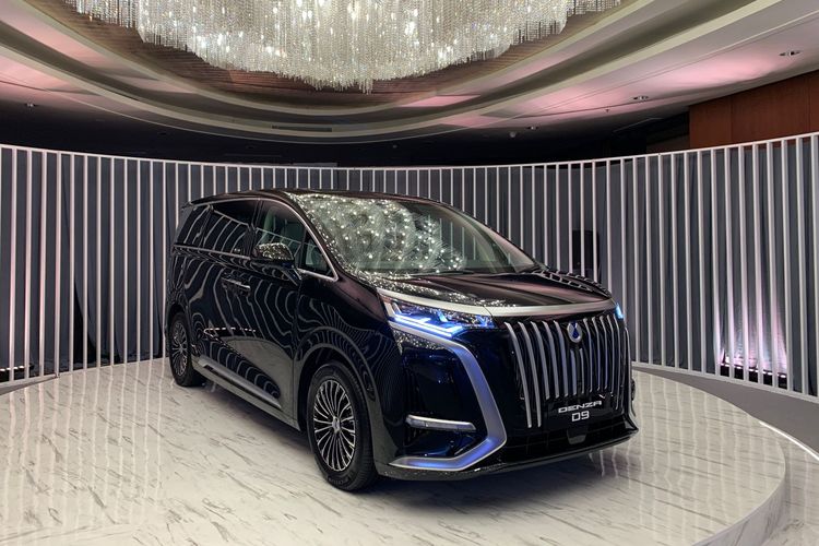 Komparasi, mobil bekas, Toyota Alphard, Perang Harga, Alphard, Toyota Alphard bekas, Denza D9, Harga Bekasnya Turun Drastis, Komparasi Toyota Alphard vs Denza D9