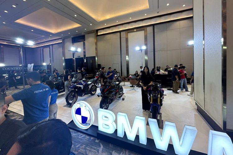 MINI, Ikang Fawzi, Catatan Si Boy, BMW Group Indonesia, Festival of JOY, Rayakan 25 Tahun di Indonesia, BMW Gelar Festival of Joy