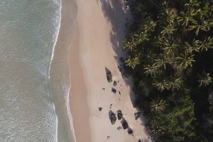Anambas, pulau padar, Nihiwatu, Pantai terbaik, Pantai Mawun, Pantai Suwehan, Pantai Mawun Lombok, sumba, pink beach, Pantai Kelapa, 6 Pantai Terbaik di Indonesia Menurut Turis Asing, Ada di Lombok dan Sumba, 1. Pantai Mawun, Lombok, 2. Pantai Mbawana, Sumba, 3. Pink Beach, Lombok, 4. Padar Kecil, Pulau Padar, 5. Pantai Nihiwatu, Sumba, 6. Pantai Suwehan, Nusa Penida, Bali, 7. Pantai Kelapa, Bawah Reserve, Kepulauan Anambas