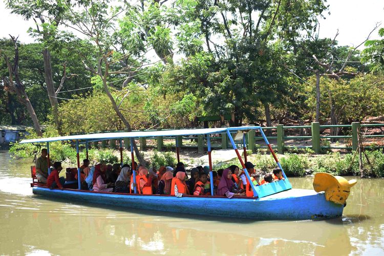 harga tiket kebun binatang surabaya, harga tiket bonbin Surabaya, tiket masuk Surabaya Zoo, kebun binatang di Surabaya, Harga Tiket Masuk Kebun Binatang Surabaya Saat Lebaran 2025