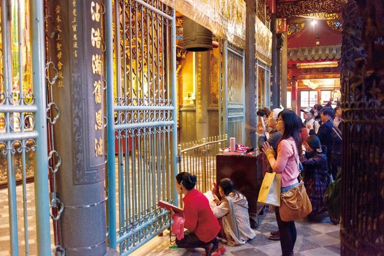 Taiwan, Kuil Longshan, Taipei, Kuil Longshan Taiwan, Tempat Fans BTS Berdoa demi Tiket Konser