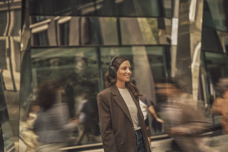 headset, Jabra, Jabra Evolve3 85, Jabra Evolve3 75, harga, Jabra Evolve3 85 dan 75 Resmi di Indonesia, Headset AI untuk 