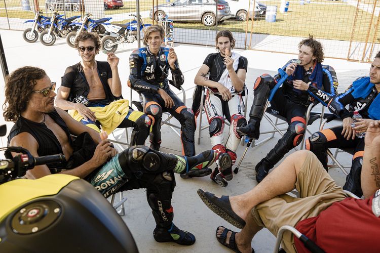 Valentino Rossi, MotoGP, VR46 Academy, Marco Simoncelli, marco simoncelli, Valentino Rossi Pensiun: Kisah di Balik VR46 Academy