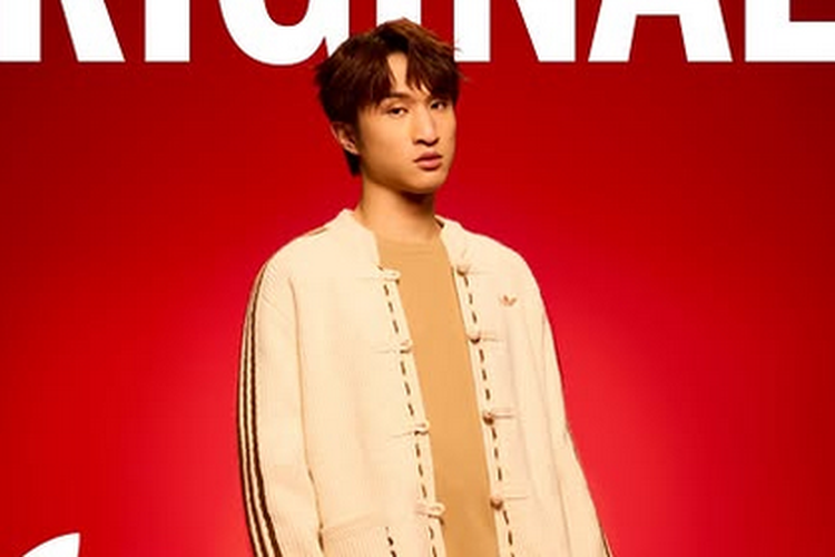 Tahun Baru China, perayaan Imlek, pakaian tradisional China, Jaket Adidas Bergaya Mandarin Laris Saat Imlek, Dibanderol hingga Rp 6 Jutaan, Terinspirasi pakaian tradisional China, Sejalan dengan tren “New Chinese Style”, Bukan sekadar tren sesaat, Lebih dari sekadar jaket