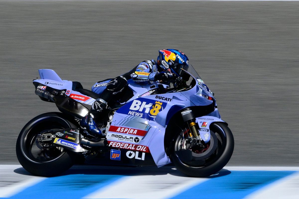 Alex Marquez, MotoGP, Sirkuit Jerez, Gresini Racing, Federal Oil, MotoGP 2025, Fermin Aldeguer, sirkuit jerez, motogp 2025, MotoGP Spanyol 2025, 2 Kali Terjatuh Saat Latihan, Alex Marquez Tetap Bisa Naik Podium