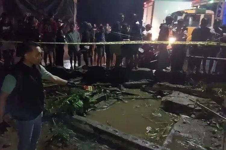 KA Gajayana, Palang Pintu Rusak Imbas Kecelakaan KA Gajayana vs Truk di Kebumen, Petugas Diturunkan untuk Atur Lalu Lintas, Pos Palang Pintu JPL 582 Hancur, Rekayasa Lalu Lintas di Jalur Nasional, Jalur Rel Telah Kembali Normal, Kesaksian Warga di Lokasi Kejadian, Identitas Korban Kecelakaan, Polisi Lakukan Penanganan dan Penyelidikan, Jalur Hulu Sempat Ditutup