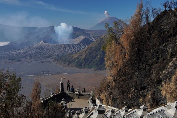 Harga Jeep Bromo, harga jeep bromo 2025, harga jeep bromo via probolinggo, Harga Jeep Bromo dari Probolinggo 2025, Ada 8 Pilihan, 1. Paket Lengkap Sunrise + Kawah + Spot Favorit, 2. Paket Sunrise + Kawah, 3. Paket Penanjakan 2 + Kawah + Spot Favorit, 4. Paket Sunrise Seruni + Kawah, 5. Paket Metigen + Kawah + Spot Favorit, 6. Paket Metigen + Kawah, 7. Paket Kawah + Bukit Teletubis + Pasir Berbisik, 8. Paket Kawah Bromo Saja