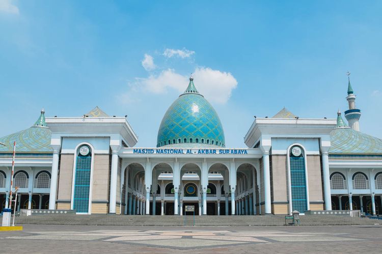 Iktikaf adalah, 10 malam terakhir Ramadhan, 10 hari terakhir Ramadhan, 10 Malam Terakhir Ramadhan, Ini Rekomendasi Masjid untuk Iktikaf di Surabaya, 1. Masjid Ampel, 2. Masjid Al-Akbar Surabaya, 3. Masjid Al Falah Surabaya, 4. Masjid Rahmat Kembang Kuning, 5. Masjid Muhammad Cheng Hoo