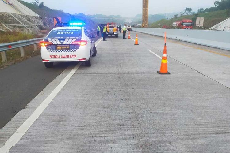 Korlantas, Korlantas Polri, Tol Cisumdawu, tol Cisumdawu, mobil, Arus Balik, Polisi Ingatkan Hati-hati di Tol Cisumdawu