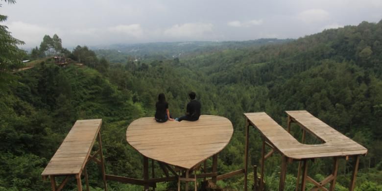 liburan sekolah, Kota Batu, Wisata Kota Batu, alun-alun batu, wisata murah di Batu, wisata gratis di Batu, wisata hemat di Batu, tiket Batu Ekonomis Park, tiket Coban Rais, 6 Wisata Murah di Kota Batu, Pilihan Hemat untuk Liburan Sekolah, Batu Ekonomis Park, D’Kopi Sabin, Pasar Apung, Alun-alun Kota Batu, Coban Rais, Pemandian Air Panas Cangar