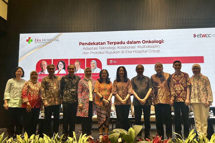 kanker, skrining kanker, 6 Alasan Mengapa Skrining Kanker di Indonesia Masih Rendah, 1. Takut mengetahui diagnosis kanker, 2. Kurangnya pemahaman soal manfaat deteksi dini, 3. Datang berobat saat kanker sudah stadium lanjut, 4. Anggapan biaya screening kanker mahal, 5. Maraknya hoaks dan mitos soal pengobatan kanker, 6. Percaya pengobatan alternatif yang tidak terbukti ilmiah