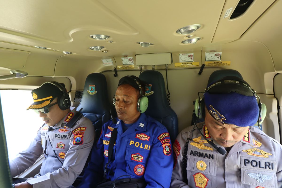 KMP Tunu Pratama Jaya, Selat Bali, Sekoci, Polda Jatim, sekoci, selat bali, kapal tenggelam di Selat bali, KMP Tunu Pratama Jaya di Selat Bali, Polda Jatim Temukan Sekoci Kosong, Diduga dari KMP Tunu Pratama Jaya yang Tenggelam di Selat Bali, Temuan Sekoci Kosong dan Dugaan Korban oleh Tim Ditpolairud, Cuaca Menjadi Kendala dalam Proses Pencarian, Operasi SAR Lanjutkan Koordinasi dengan Pihak Terkait, Pusat Informasi bagi Keluarga Korban
