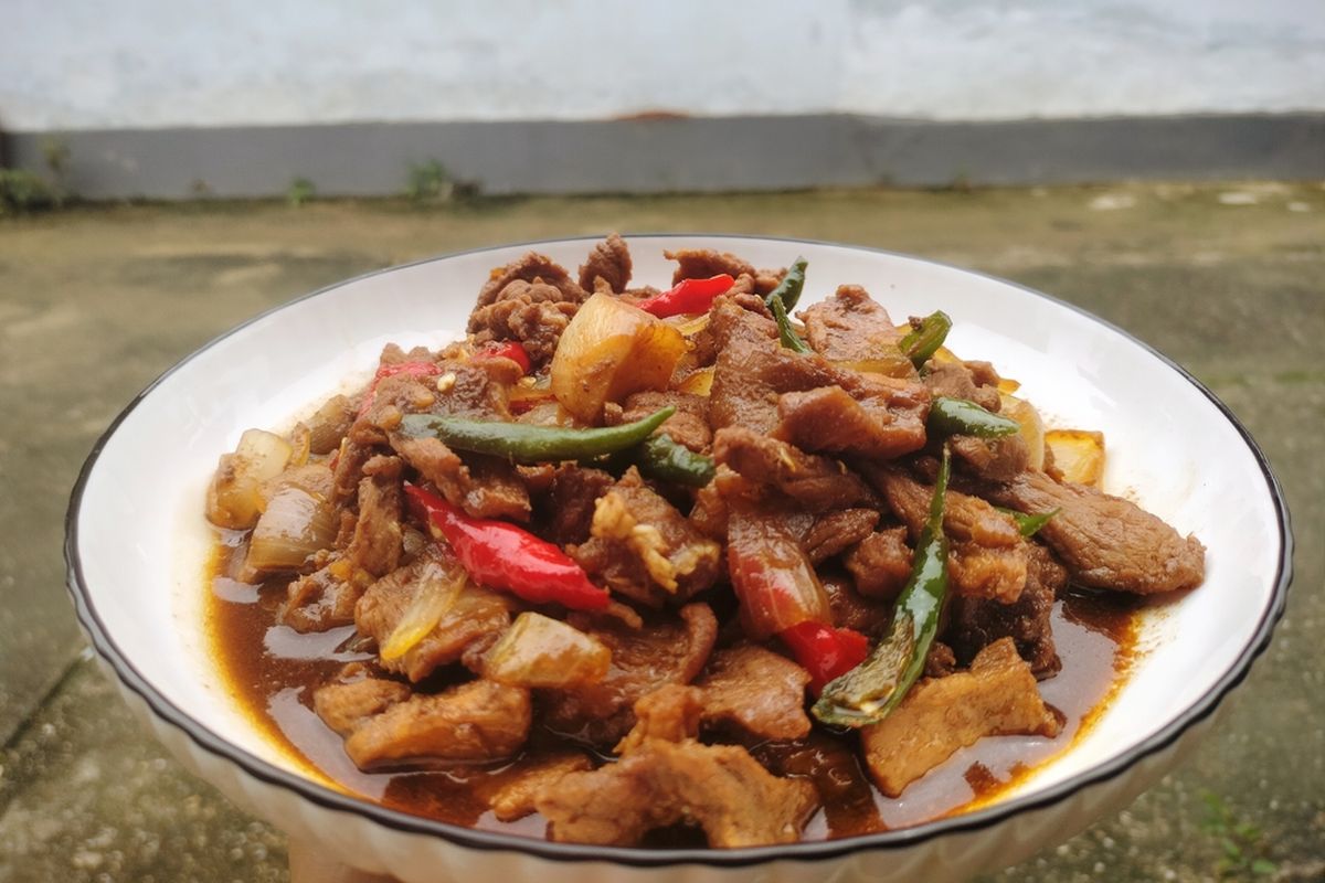 Olahan daging kurban sederhana, resep daging kurban tanpa santan, resep daging kurban sederhana, olahan daging kurban tanpa santan, olahan daging kurban simple, olahan daging kurban sederhana, Resep Kambing Tumis Cabai Hijau, Olahan Daging Kurban Tanpa Santan