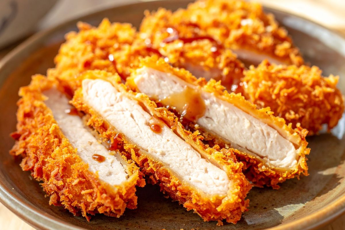 ayam katsu, Cara Buat Chicken Katsu Agar Matang sampai Dalam dan Tepung Menempel