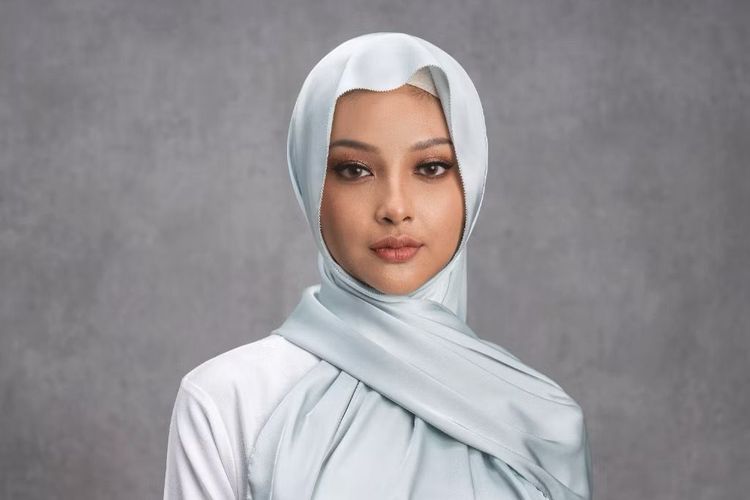 hijab, voal, viscose-rayon, silk, Ramadhan 2025, pashmina cashmere, pashmina bordir, rekomendasi pashmina kekinian, pashmina kekinian, pashmina 2025, 8 Rekomendasi Pashmina Kekinian dengan Harga di Bawah Rp 200.000, 1. Pashmina Bordir Sulam Orangeshopz, 2. Pashmina Silk Yumnakamra, 3. Pashmina Voal Arabian Hijabqa, 4. Pashmina Oval Lozy Hijab, 5. Pashmina Cashmere Kokomi, 6. Pashmina Tencel Loewes, 7. Pashmina Ceruti Motif Floral HIRA, 8. Pashmina Viscose Marble Luxor