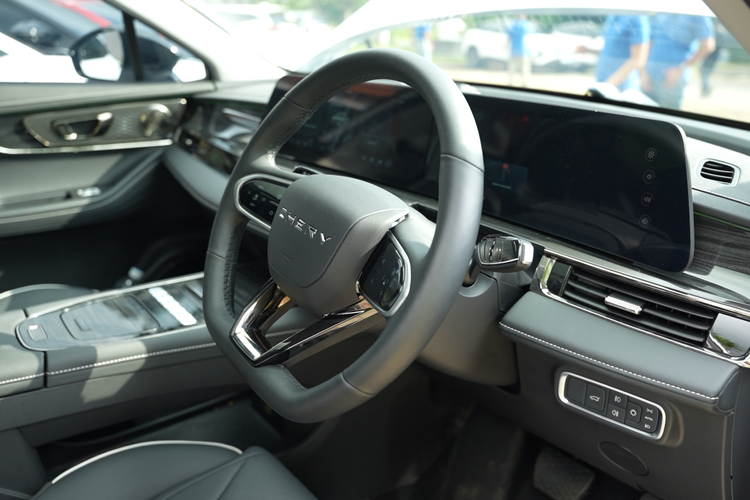 efisiensi, teknologi, Chery, mesin, Hybrid, tenaga, Chery C5 CSH, fitur, ADAS, Harga, Serupa tapi Tak Sama, Ini Bedanya Chery C5 CSH dan C5 Bensin