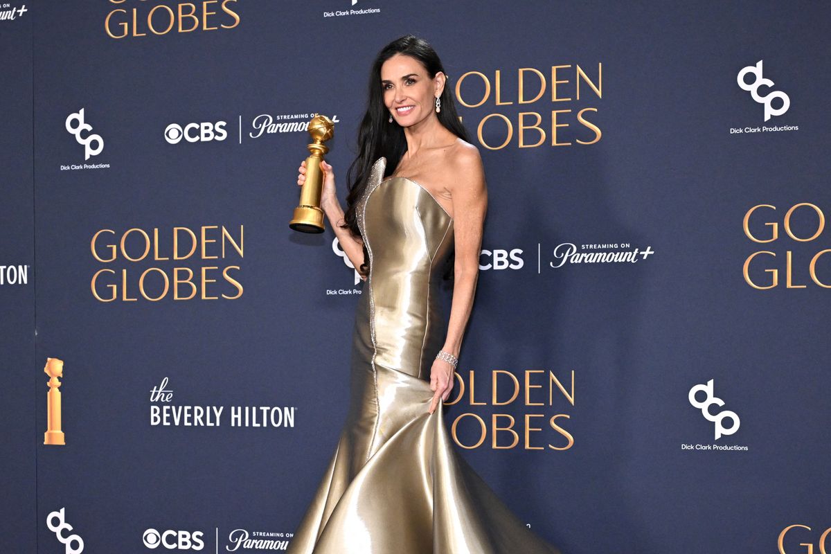 menurunkan berat badan, prosedur bedah, Demi Moore Tampil Lebih Tirus di Milan Fashion Week, Isu Operasi Plastik dan Ozempic Muncul Lagi, Isu Ozempic dan perubahan fisik, Riwayat spekulasi operasi plastik, Isu operasi plastik sejak awal 2000-an, Fokus pada kebugaran dan perawatan diri