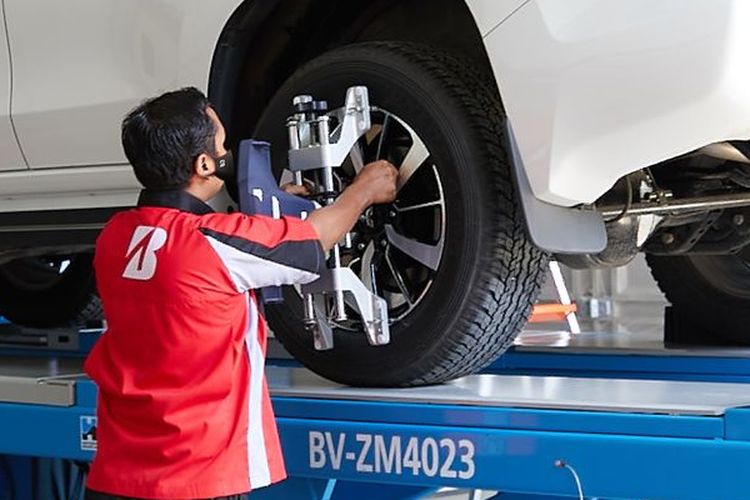 sudut roda, perawatan berkala, Spooring dan Balancing Jangan Tunggu Rusak, Ini Interval Idealnya
