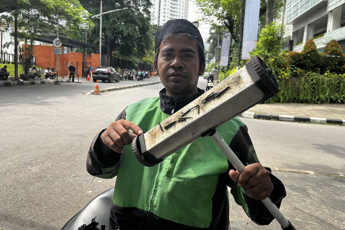 mobil, tambal ban, paku, ranjau paku, motor, ranjau paku besi payung, besi payung, Ranjau Paku Besi Payung, Makin Kecil Makin Bahaya