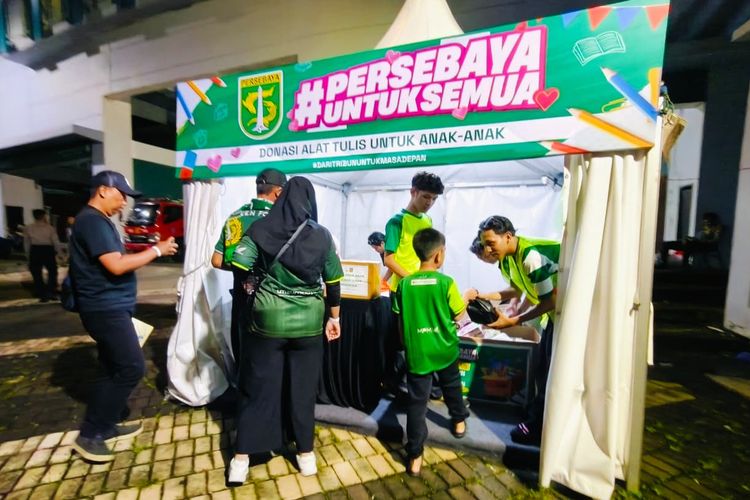 Persebaya, Bonek, alat tulis, Donasi, anak-anak, Ketika Kasih Sayang dari Bonek Jadi Asa untuk Anak-anak Indonesia...