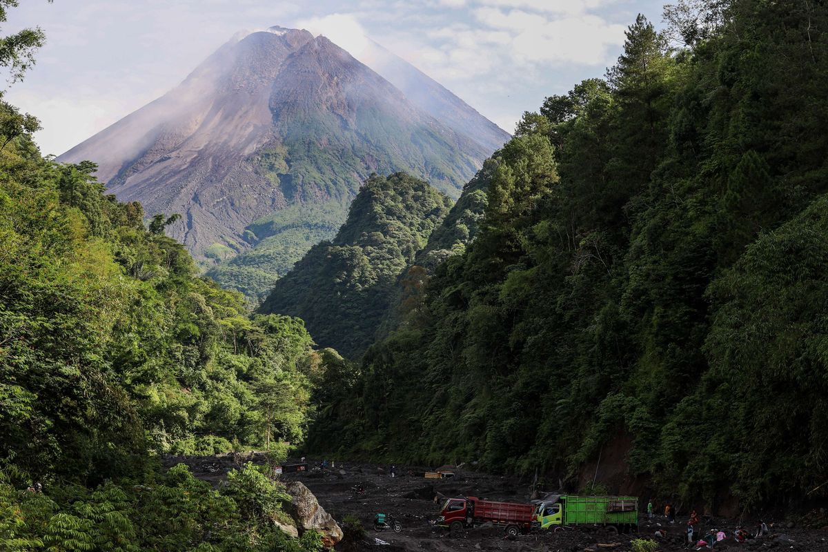 Gunung Merapi, pendakian Gunung Merapi, TN Gunung Merapi, Pendakian Gunung Merapi, pendaki ilegal di gunung merapi, tambang ilegal gunung merapi, Tantangan Berat TN Gunung Merapi yang Tak Kunjung Usai: Marak Pendaki dan Tambang Ilegal...