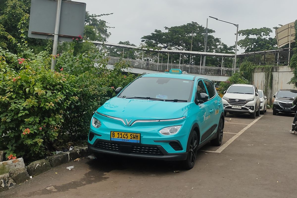 Taksi listrik, TKDN, kendaraan listrik, Taksi Listrik Ancaman Industri Otomotif Lokal?